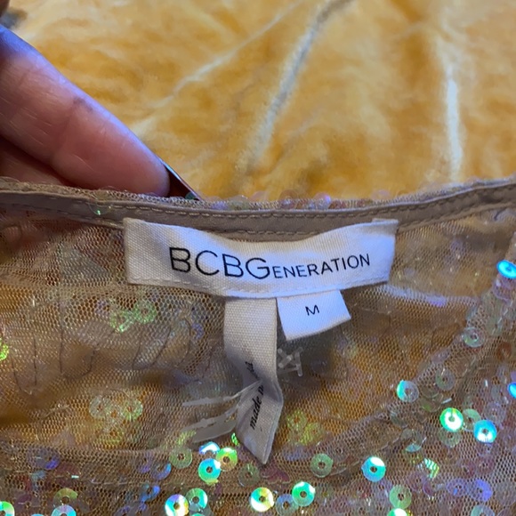 Cute sequence top - Picture 3 of 3